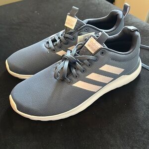 BNWT Womens Adidas Size 9 Cloud Run Sneakers